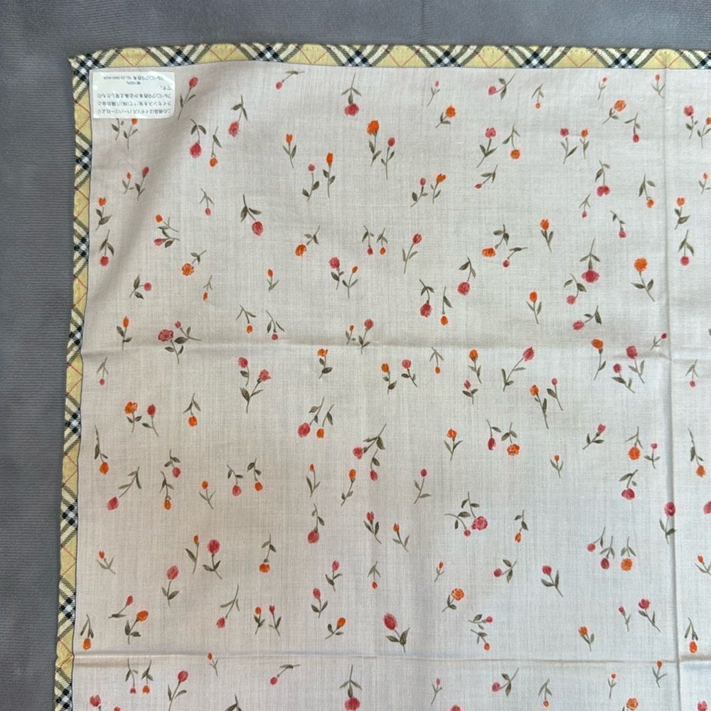NWT Burberry Scarf - Picture 4 of 10